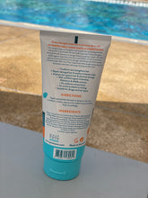Load image into Gallery viewer, Swimmers Smell Good Leave-in Conditioner 游泳專用免沖洗護髮素
